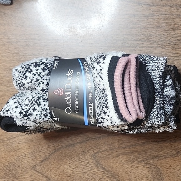 NWT CuddlDuds 4 Pack Cozy Boot Socks - Picture 2 of 5